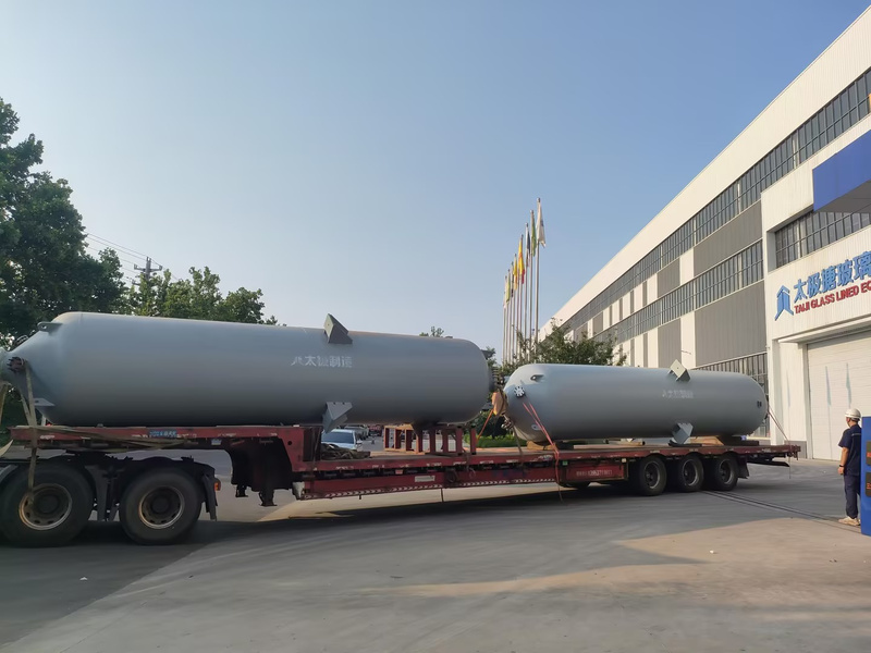 太極搪玻璃儲罐批量交付：數十臺20000L立式加長儲罐集中發運，批量訂單高效交付